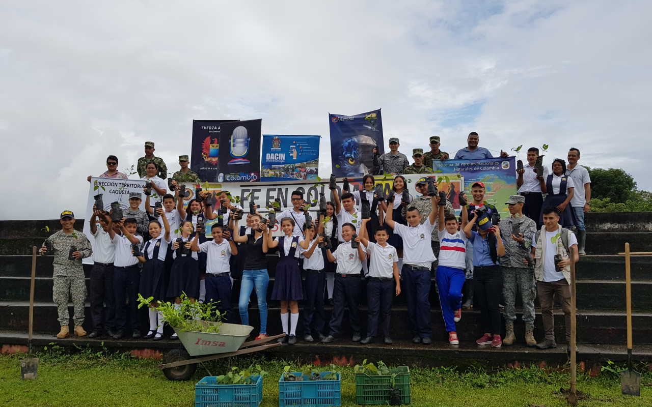 Fuerzas Militares participaron en la gran "Siembratón por la Amazonía" en el Caquetá