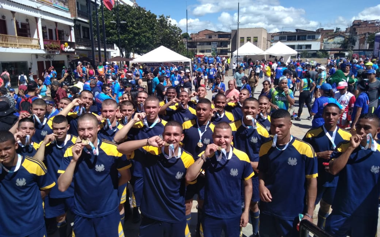 Media Maratón Internacional de Rionegro estuvo acompañada por la Fuerza Aérea 