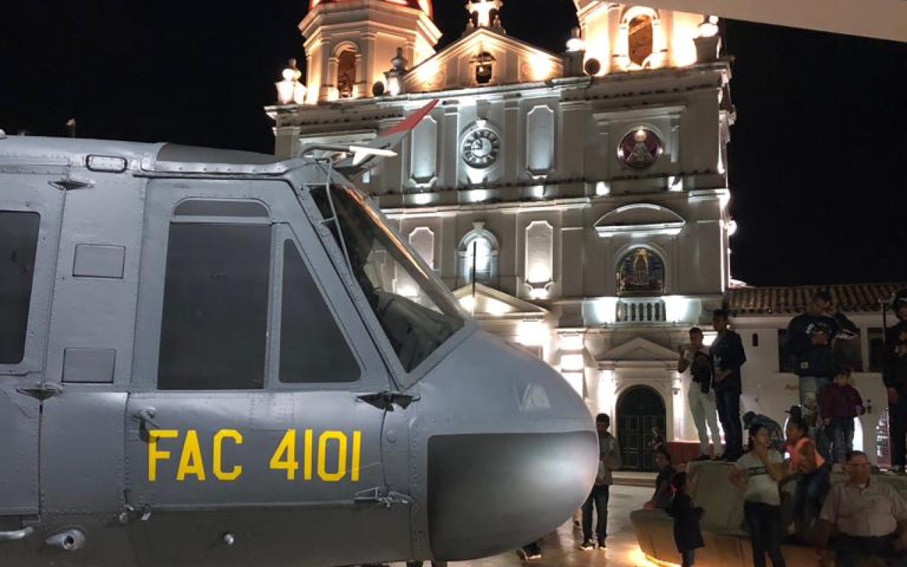 Por las principales vías de Rionegro desfilaron aeronaves insignia de la Fuerza Aérea Colombiana