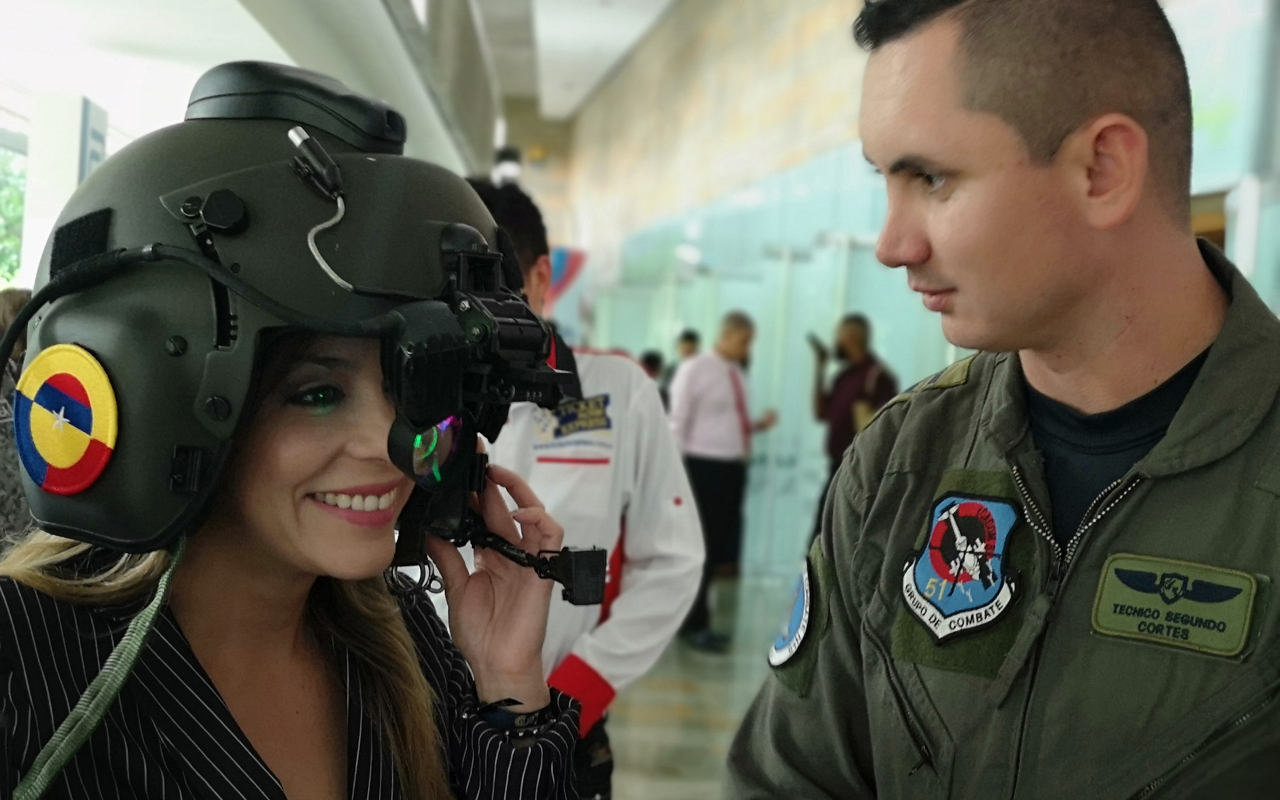 Tecnología empleada por la Fuerza Aérea Colombiana fue presentada en encuentro optométrico