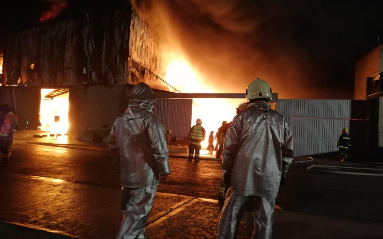 CAMAN apoya incendio en Funza Cundinamarca