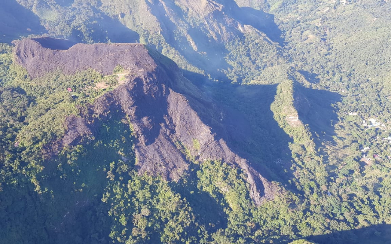 Controlado incendio forestal en Melgar