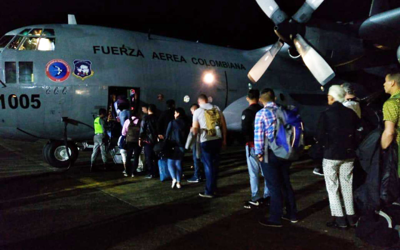 Puente aéreo humanitario y pista de aterrizaje para aeronaves civiles, anuncia la Fuerza Aérea Colombiana en el Meta