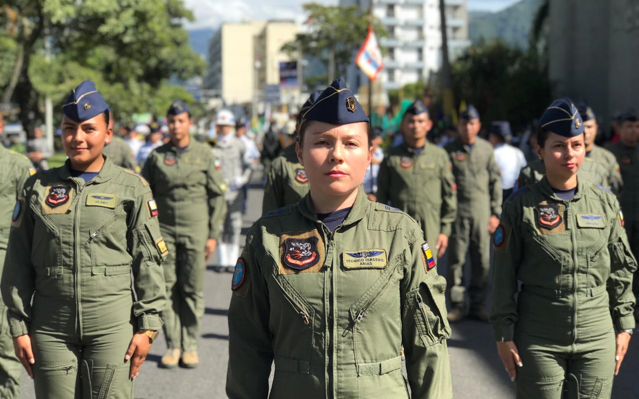 Con orgullo la Fuerza Aérea Colombiana participó en el desfile del 20 de Julio en Ibagué