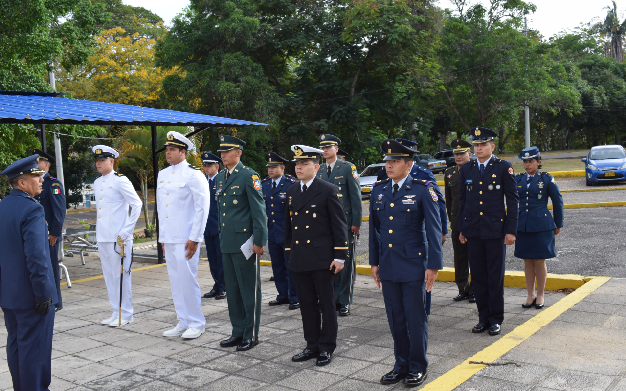 Personal de Oficiales inician Curso Básico No.66  de pilotos en el equipo TH-67 “Creek”.