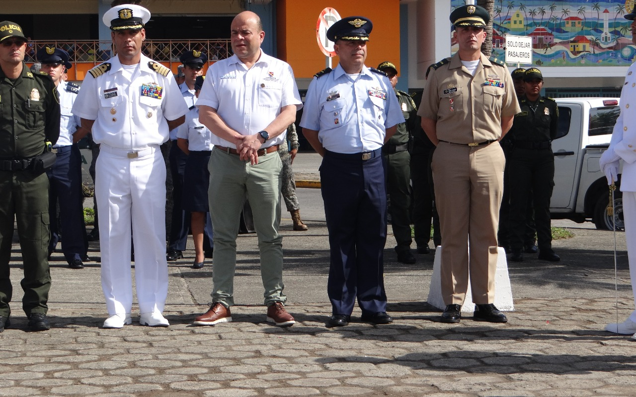 Homenaje a los héroes caídos en acción con la guerra del Perú
