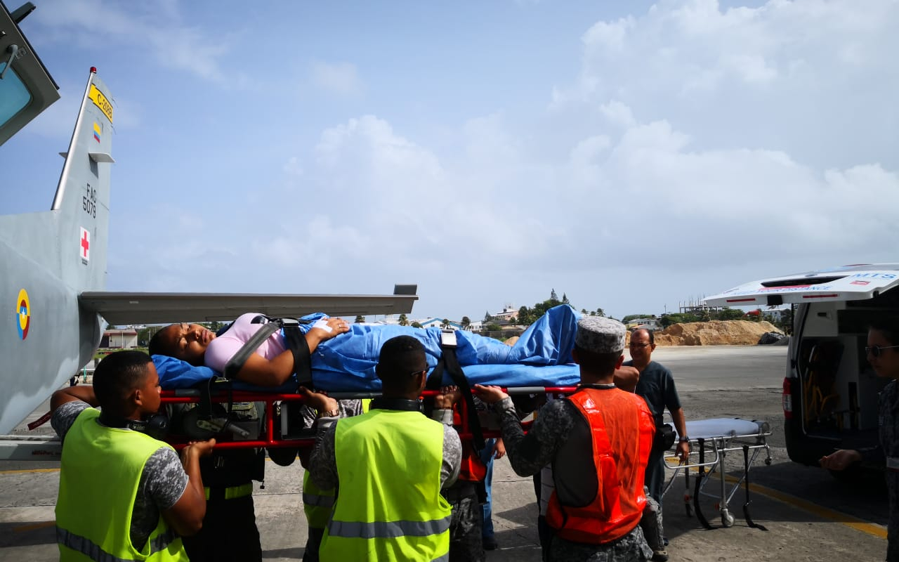 Mujer En Condición De Embarazo Critico Es Trasladada Por El Grupo Aéreo del caribe