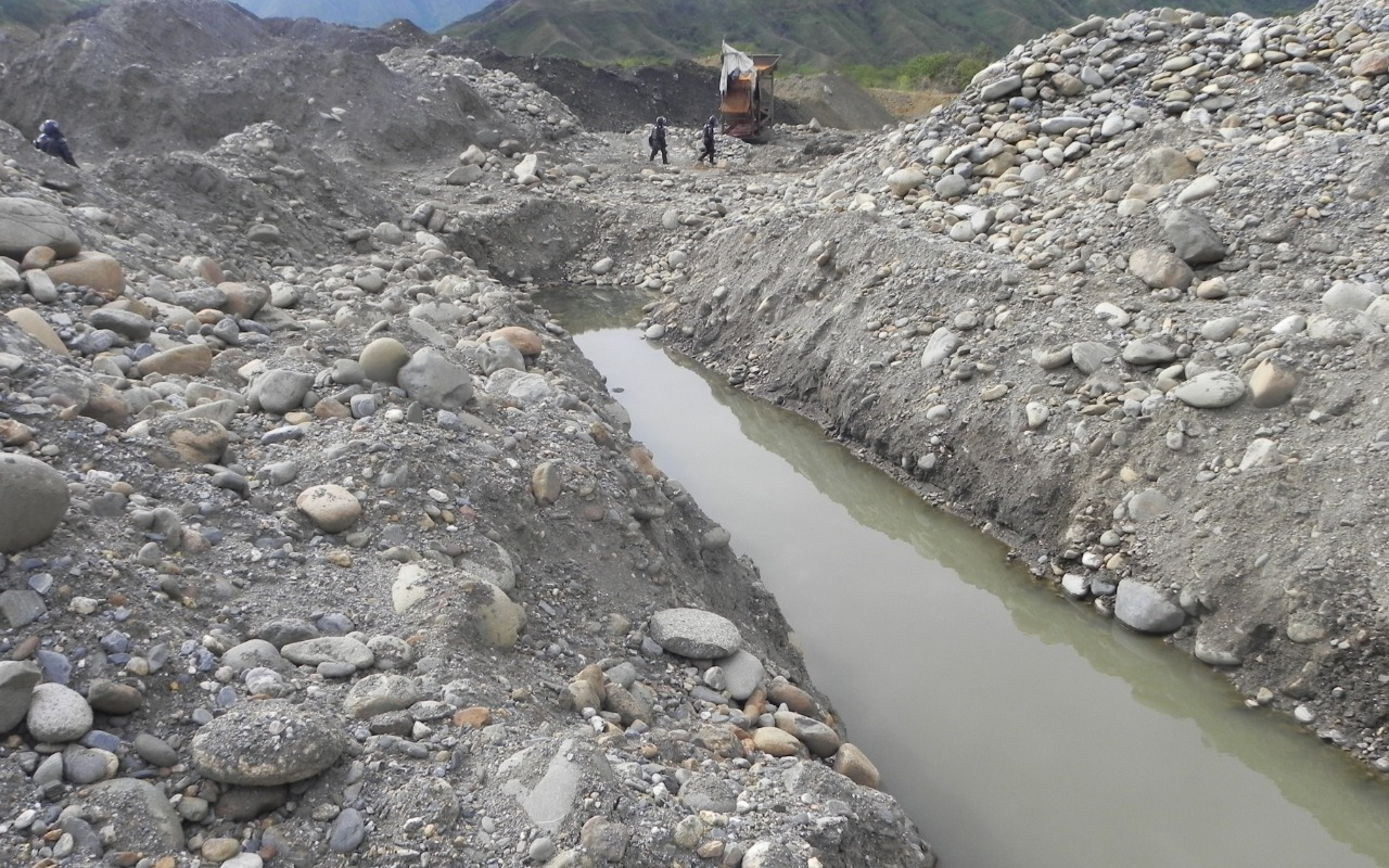 Contundente operación contra la explotación ilícita de yacimientos mineros en el Cauca