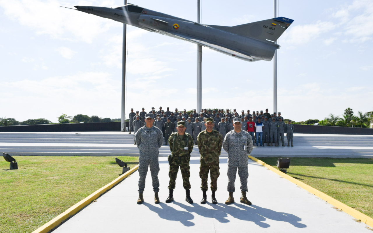 Sargento Mayor del Comando Conjunto de las FF.MM visita la Base Aérea Marco Fidel Suárez