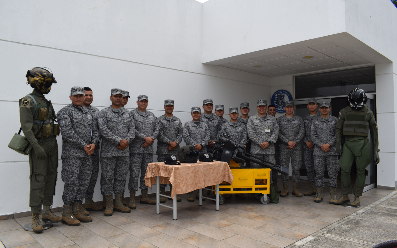 Ocho suboficiales finalizaron el curso de Operario Sistema De Armamento Aéreo