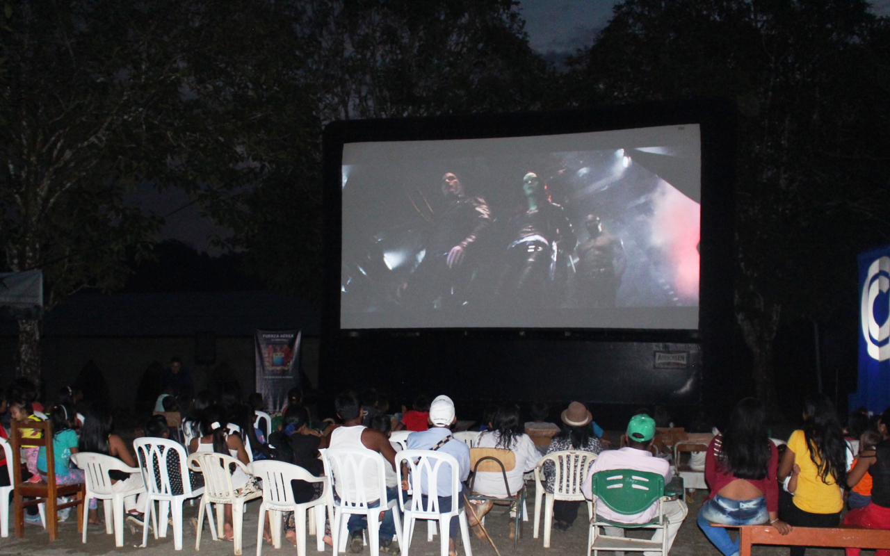 La población de los resguardos indígenas de Araracuara y zonas aledañas se benefició de una tarde de cine