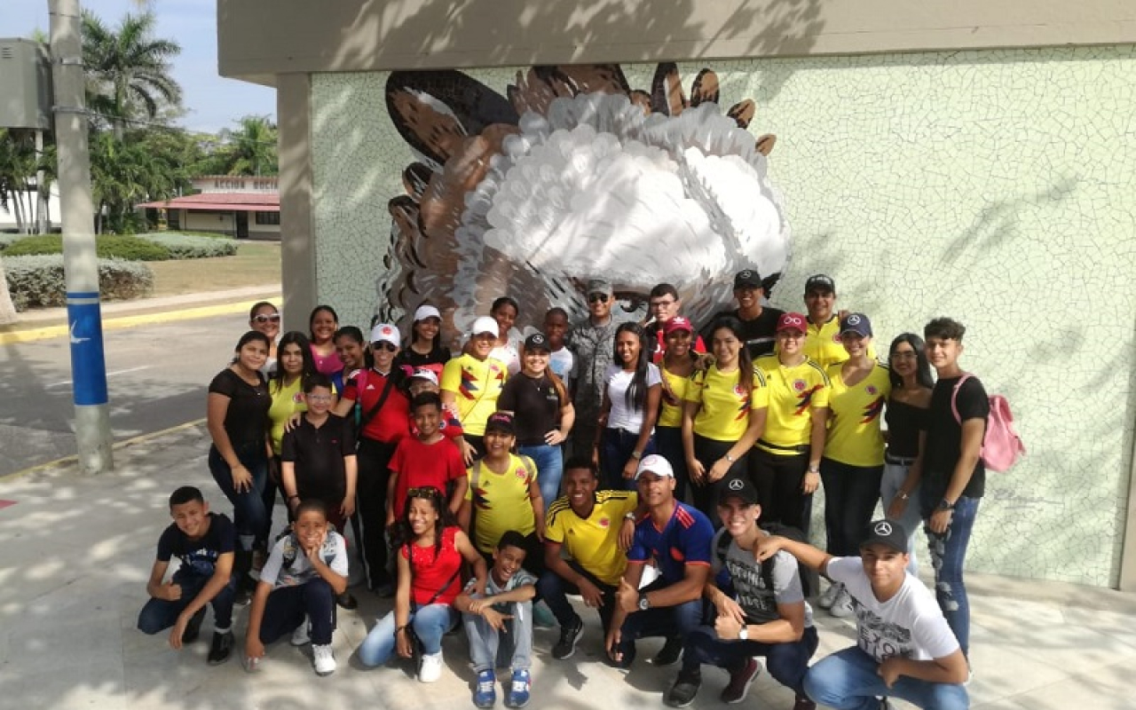 Los jóvenes de Juventud Pampanera conocieron el CACOM 3