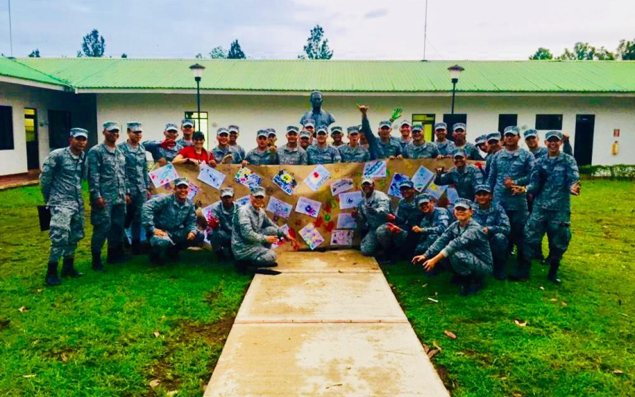 110 soldados del Grupo Aéreo del Oriente se capacitan con el SENA