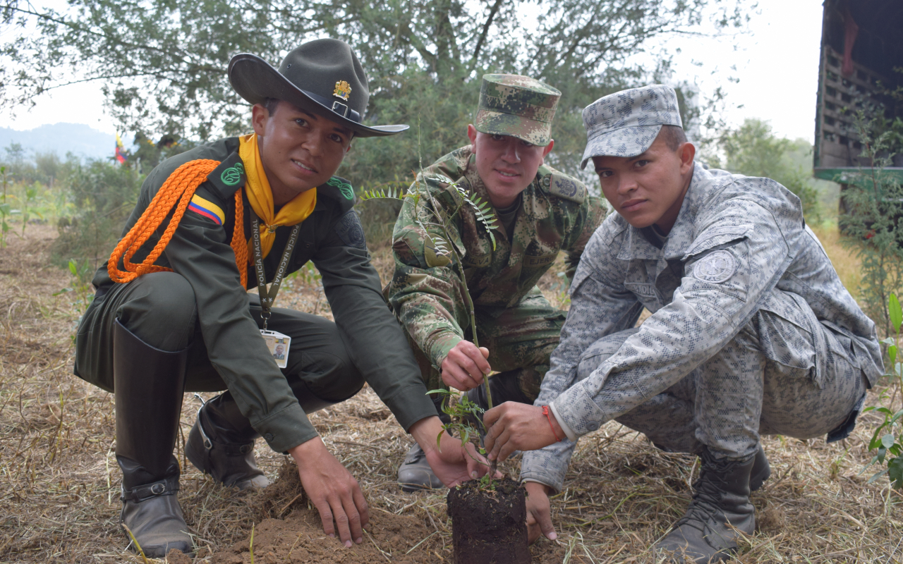 Fuerza Aérea Colombiana comprometida con la preservación de los recursos naturales 