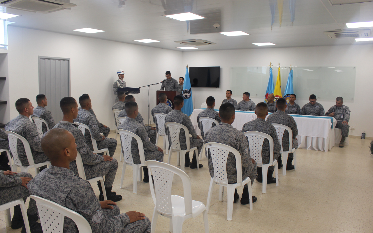 Soldados del Comando Aéreo de Combate No. 6 culminaron su servicio militar