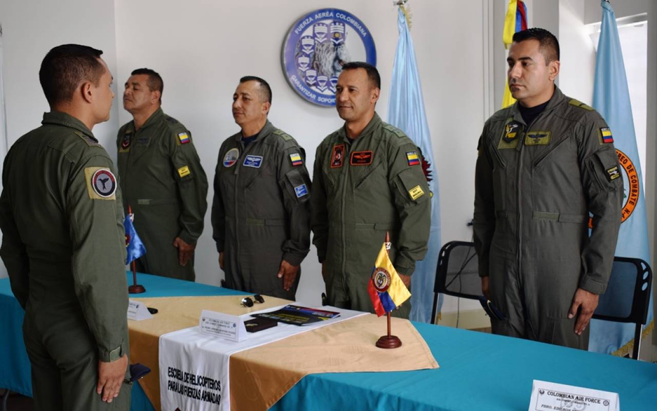 Nuevos tripulantes de vuelo de la Fuerza Aérea, cumplirán misiones en helicópteros Bell 212 