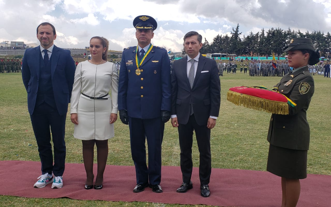 Participa en desfile militar con motivo de los 158 años de Mos