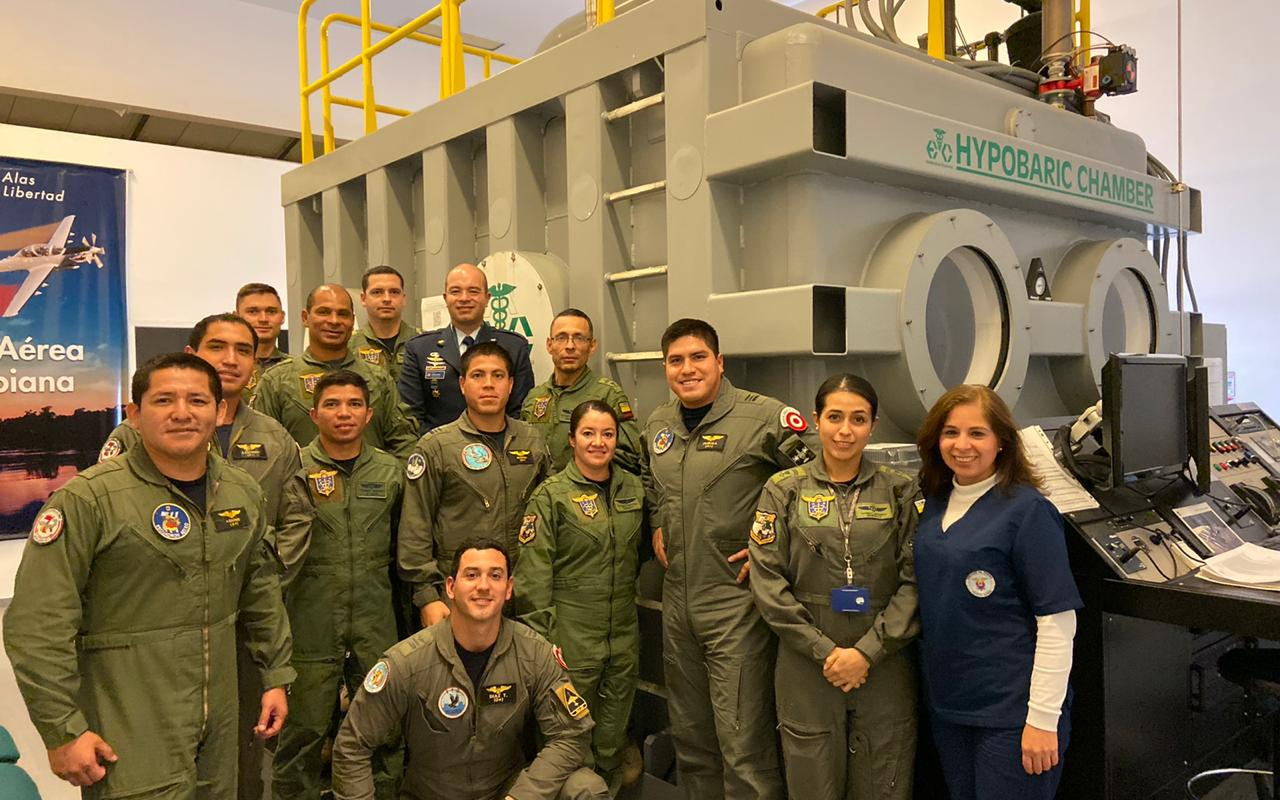 Pilotos Peruanos se entrenan en Colombia