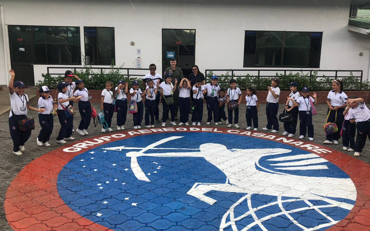 Programa Así se va a las alturas beneficio a 27 estudiantes en  Yopal.