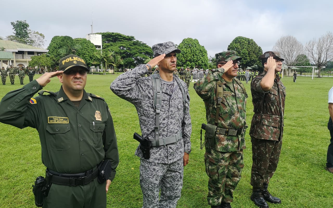 Fuerza Pública de Colombia, Brasil y Perú, honran los Símbolos Patrios en la triple frontera
