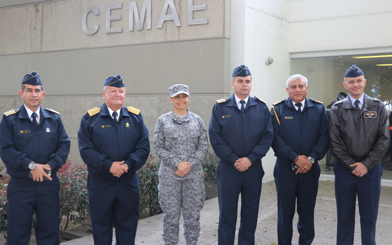 Jefe de Estado Mayor General de la Fuerza Aérea del Perú Visita al CNRP y CEMAE
