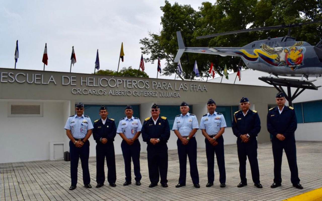 Visita de Jefe de Estado Mayor General de la Fuerza Aérea del Perú y Segundo Comandante de la Fuerza Aerea Colombiana al CACOM4.