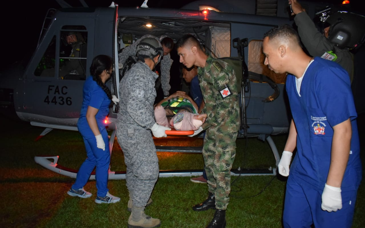 Campesino de Solano que sufrió grave accidente es trasladado por el Comando Aéreo de Combate N.6 a un centro de Salud de Mayor nivel.