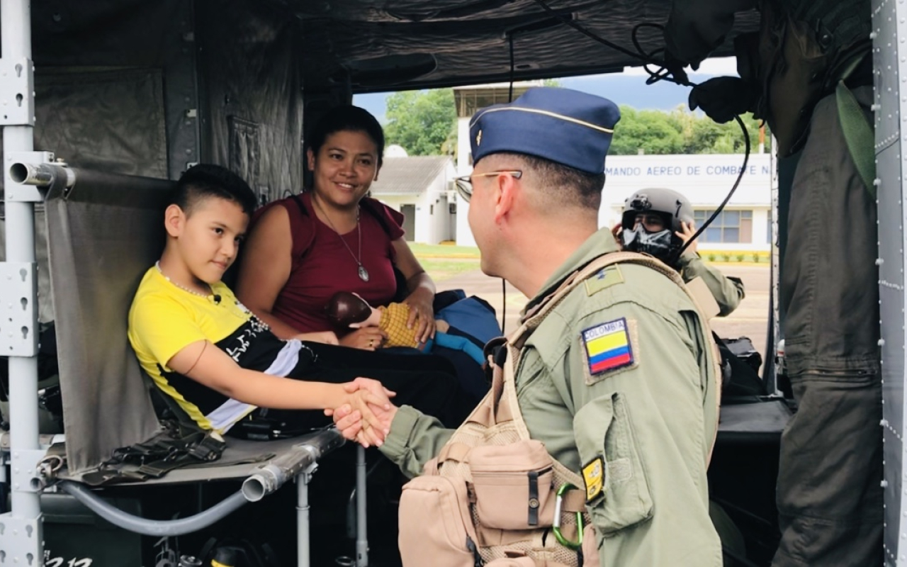 Samuel Alejandro Vega, niño que pide ayuda para caminar será apoyado por la Fuerza Aérea Colombiana