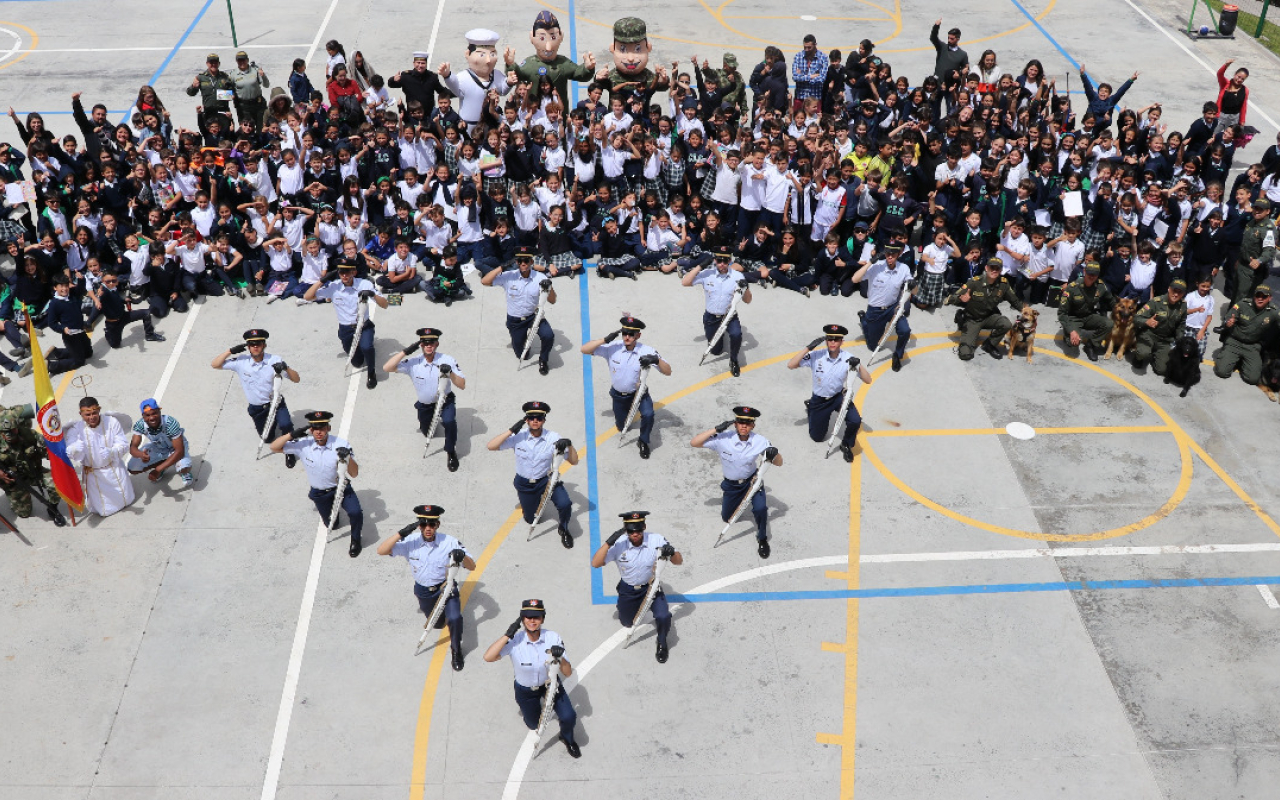Correo de la Gratitud llega a las Fuerzas Militares.