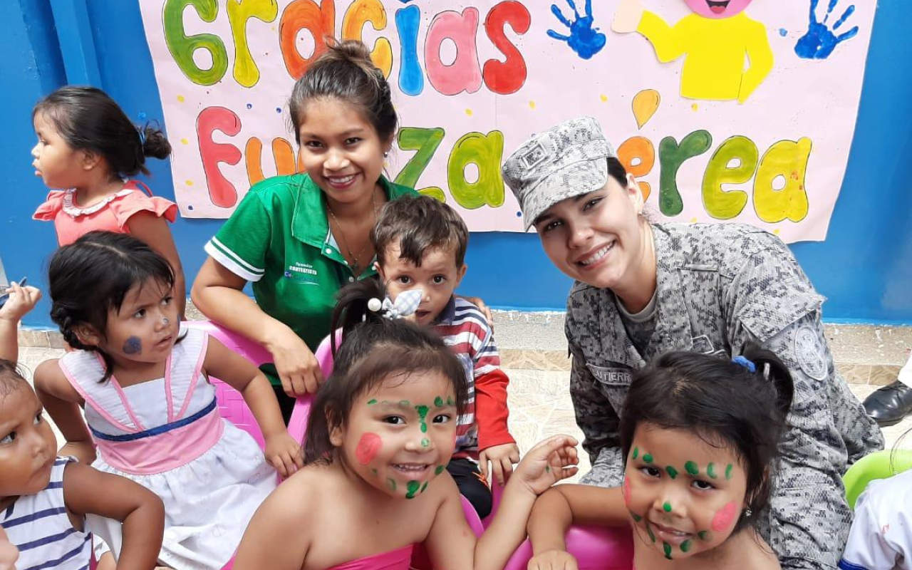 Programa "Plan Corazón Amigo" de la Fuerza Aérea Colombiana benefició a 100 niños en el Amazonas