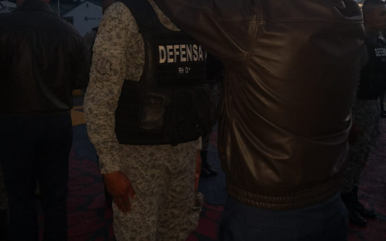 Imposición de boinas a jóvenes soldados del Comando Aéreo de Mantenimiento