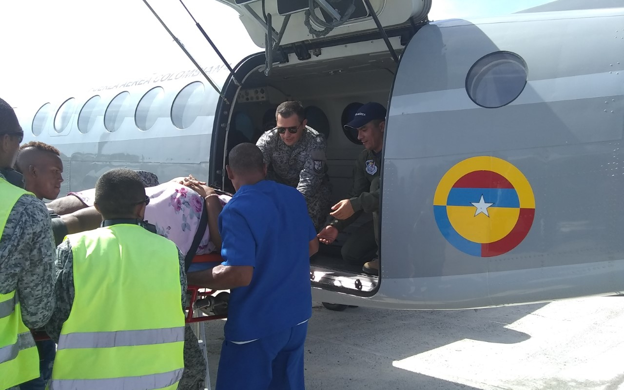 La Fuerza Aérea Colombiana traslada paciente en condición delicada a Barranquilla