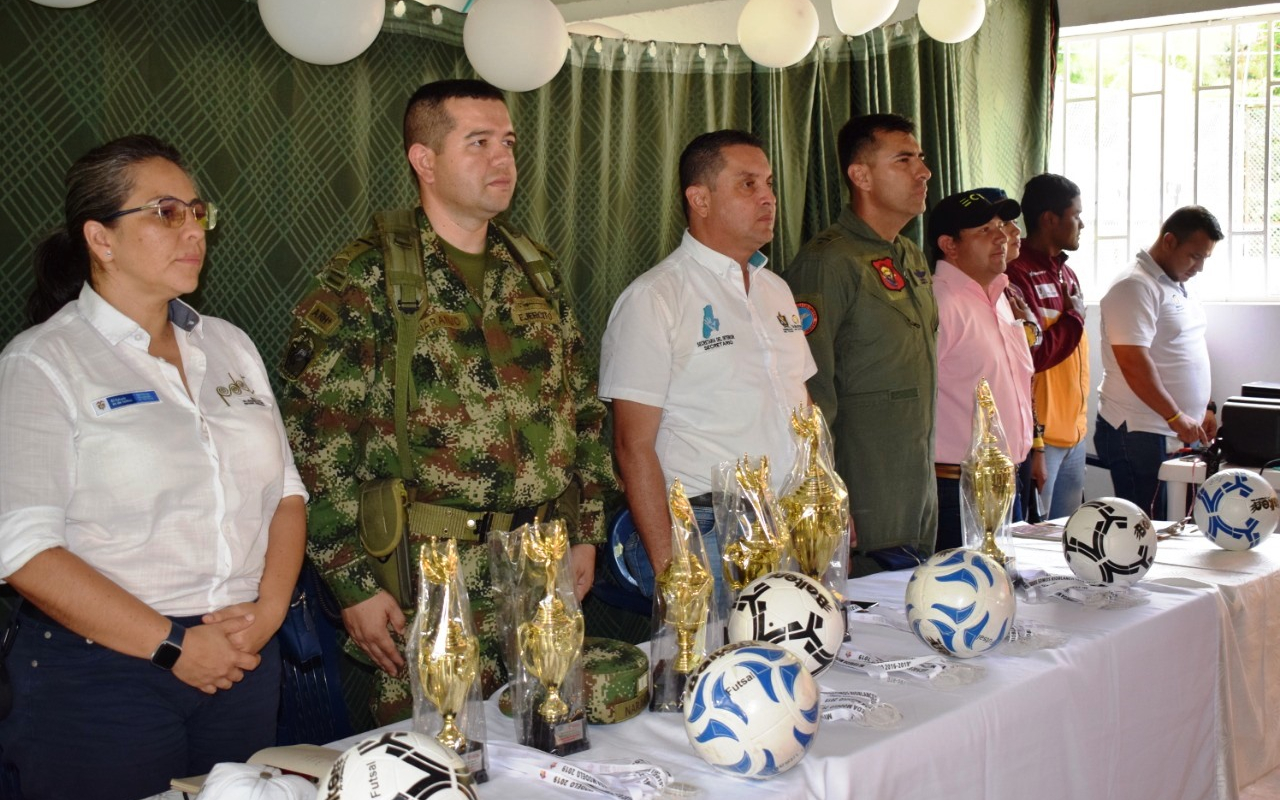 Fuerza Aérea acompañó al Ejército en la inauguración de “Mi Vereda Modelo”, en el Tolima. 