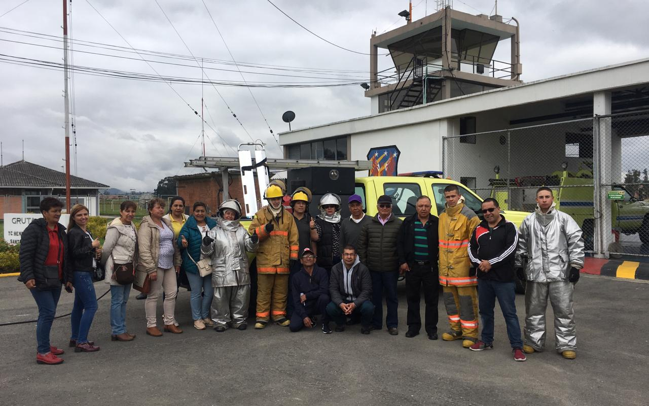 Líderes Sociales de Madrid visitan el Comando Aéreo de Mantenimiento