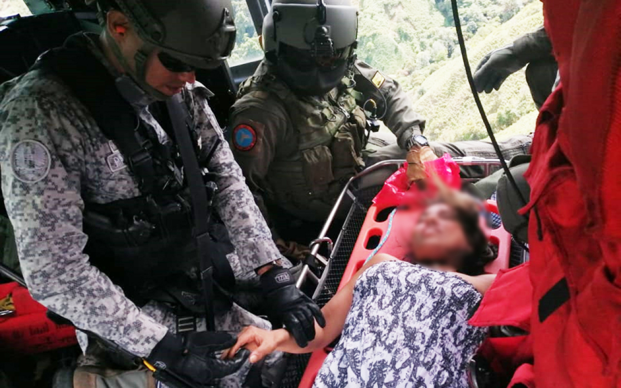Fuerza Aérea evacua los heridos desde el lugar de la tragedia en Chaparral