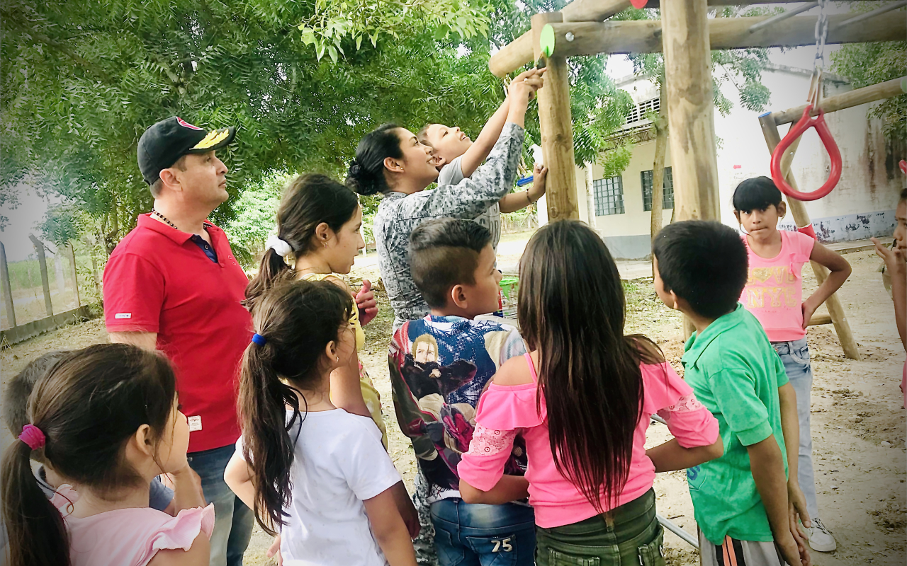 Niños de la vereda Montalvo en el Espinal disfrutarán de un parque infantil 