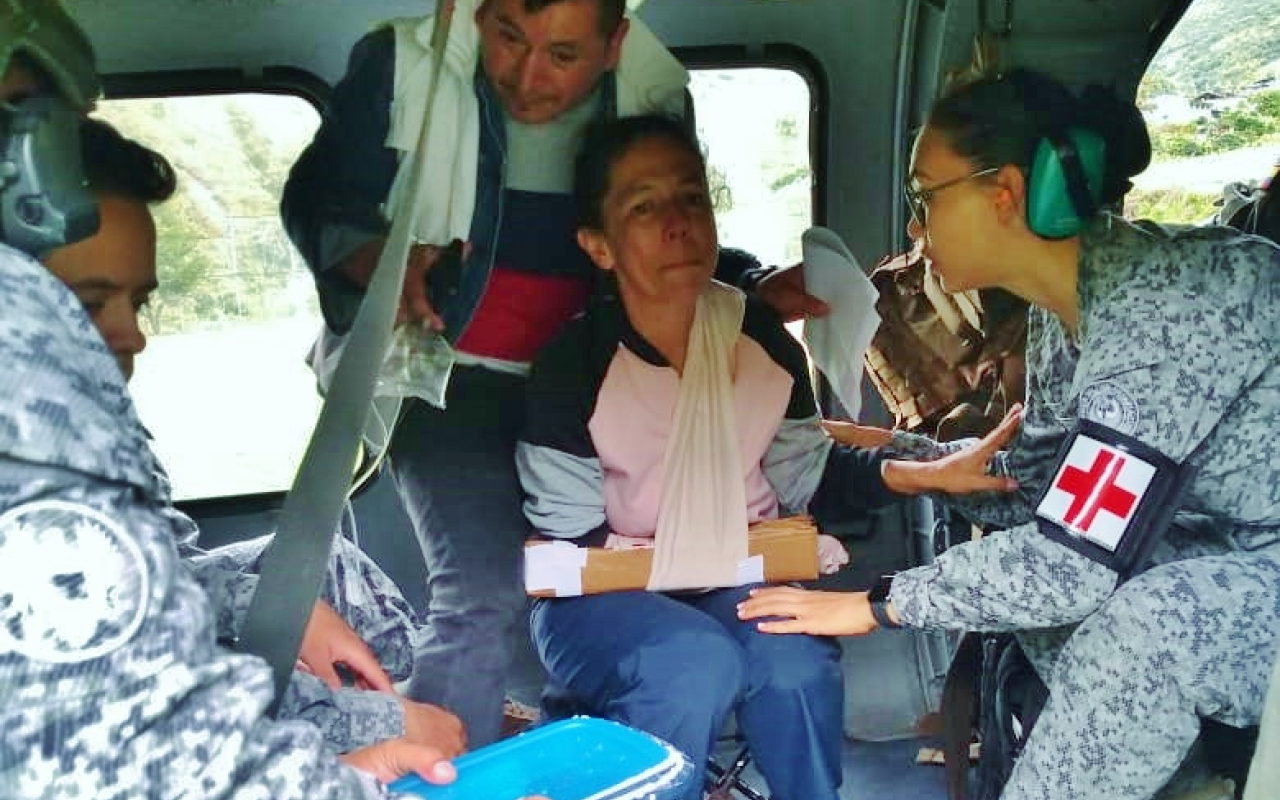 Mujer mordida por serpiente de coral recibe atención médica y traslado por la Fuerza Aérea Colombiana