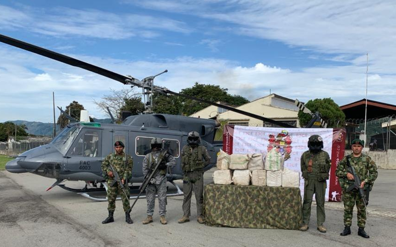 Varios kilogramos de marihuana fueron incautados por parte de las Fuerzas Militares y Fiscalía en zona rural de Planadas.