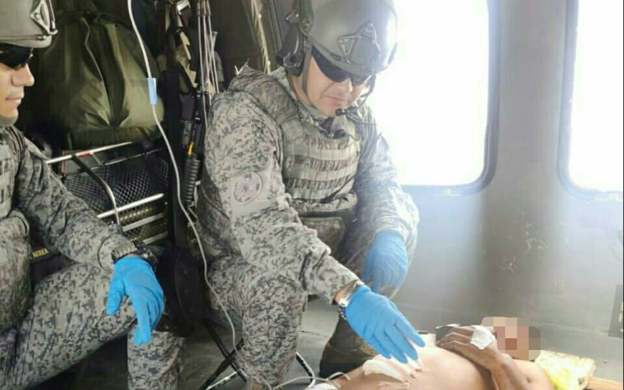 Joven de la comunidad ancestral del Alto Naya es trasladado por Helicóptero Ángel