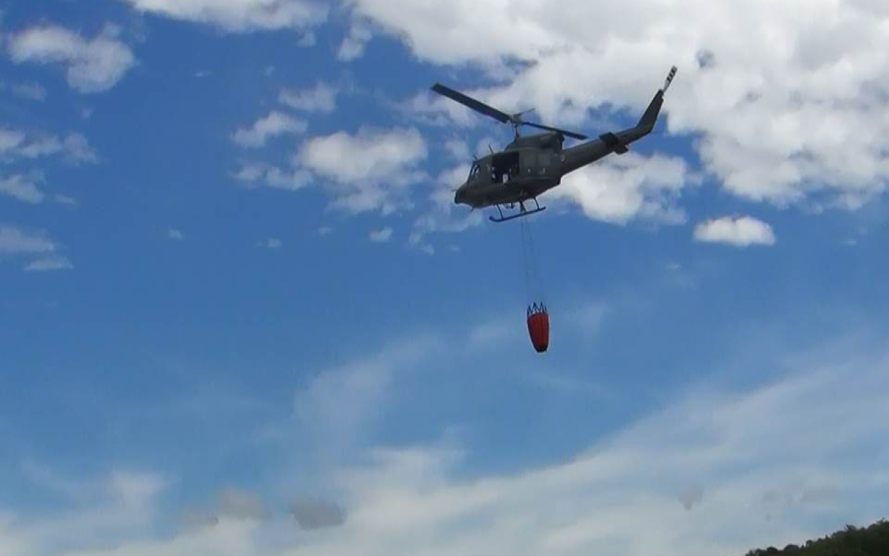 Aeronaves del CACOM 4 apoyan extinción de incendios entre los municipios de Nariño y Girardot,