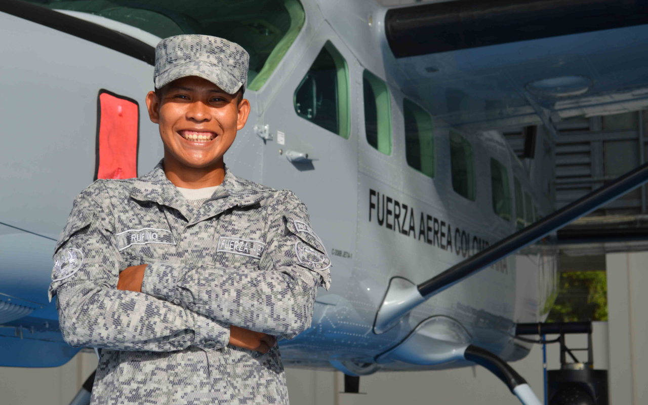 Fuerza Aérea Colombiana tejiendo sueños en el Amazonas