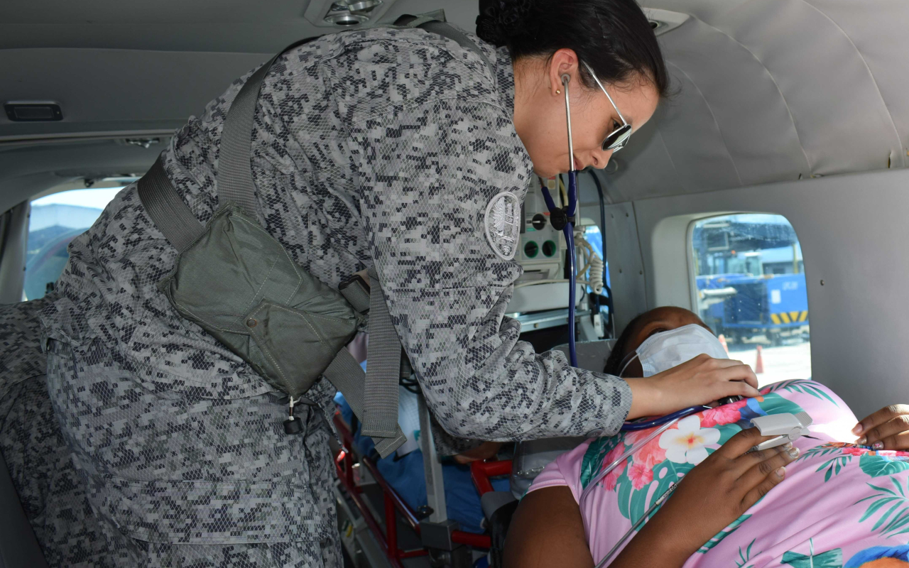 Patria y Medicina: La vocación de las mujeres médicos de aviación