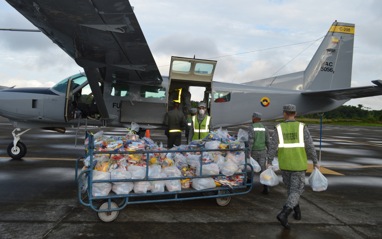 Su Fuerza Aérea transportó ayudas para contrarrestar efectos del  COVID 19 en Amazonas