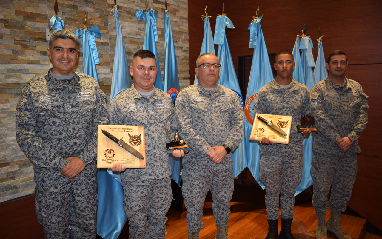 Clausura Curso de Mantenimiento de Armamento Terrestre y Equipos de Sistemas Optrónicos en CAMAN