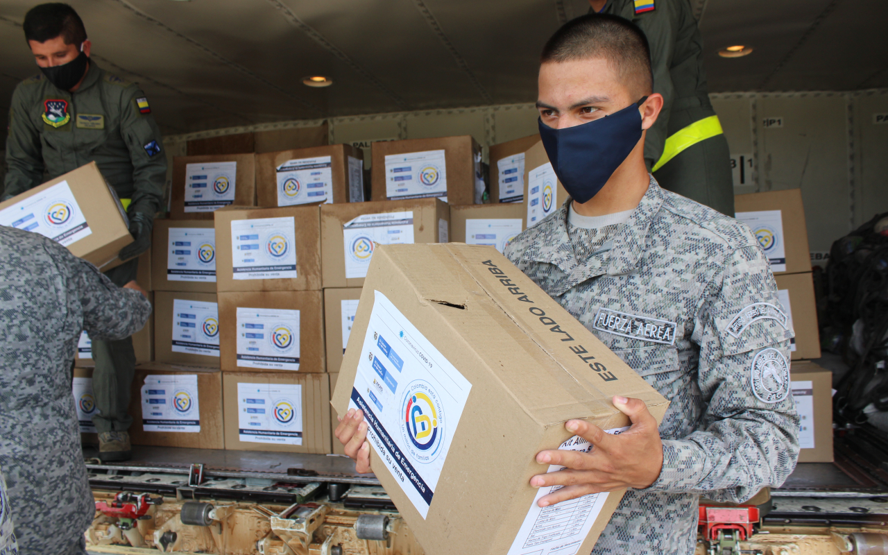 23 toneladas de alimentos de apoyo humanitario fueron transportadas por su Fuerza Aérea hasta el Amazonas