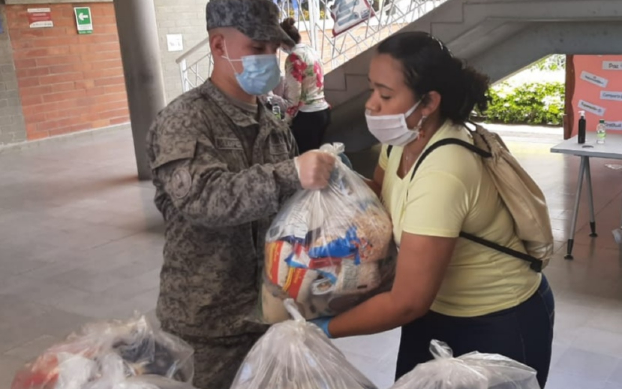 Habitantes de Rionegro recibieron ayuda humanitaria