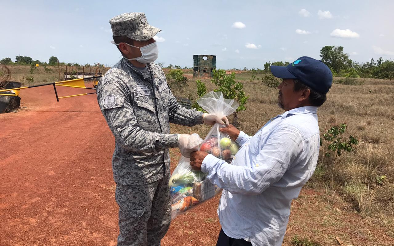 Donación de mercados por parte del personal orgánico del Grupo Aéreo del Oriente