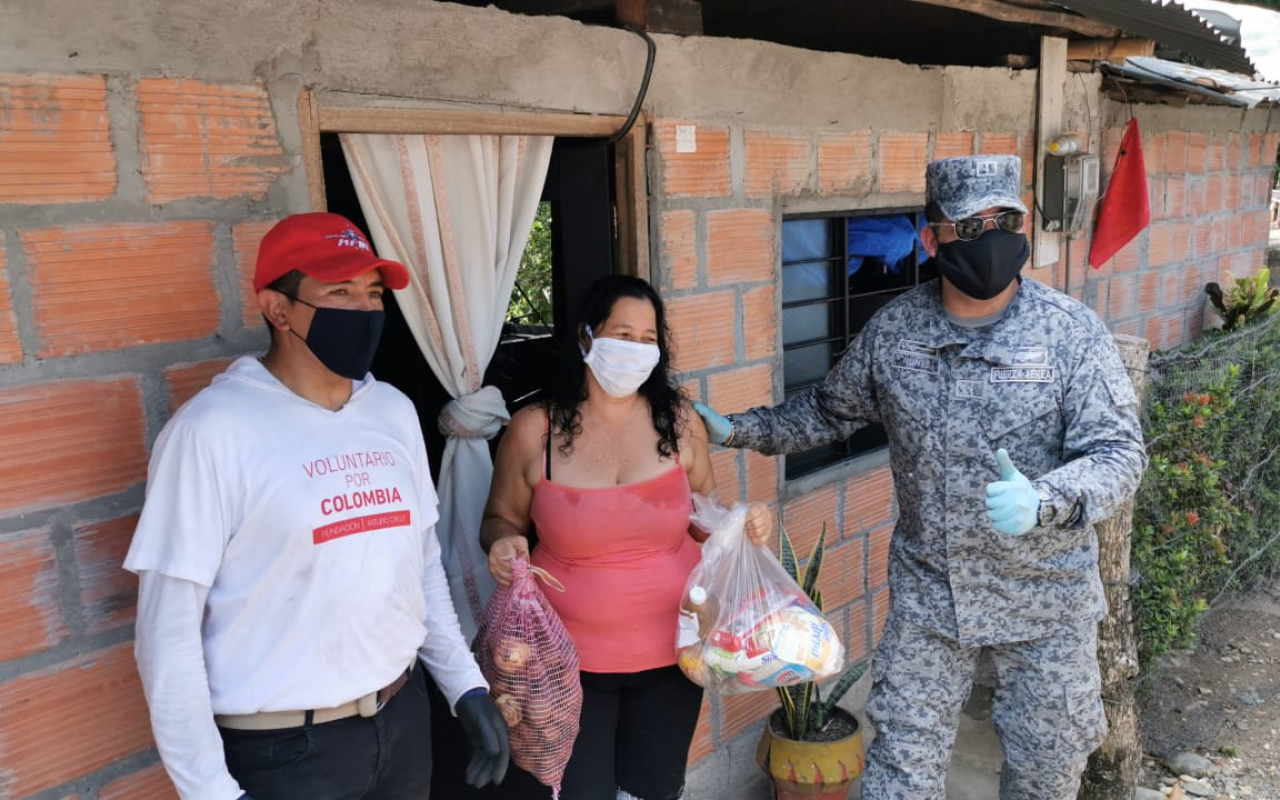 Familias de Purnio, Caldas, fueron visitadas por su Fuerza Aérea Colombiana