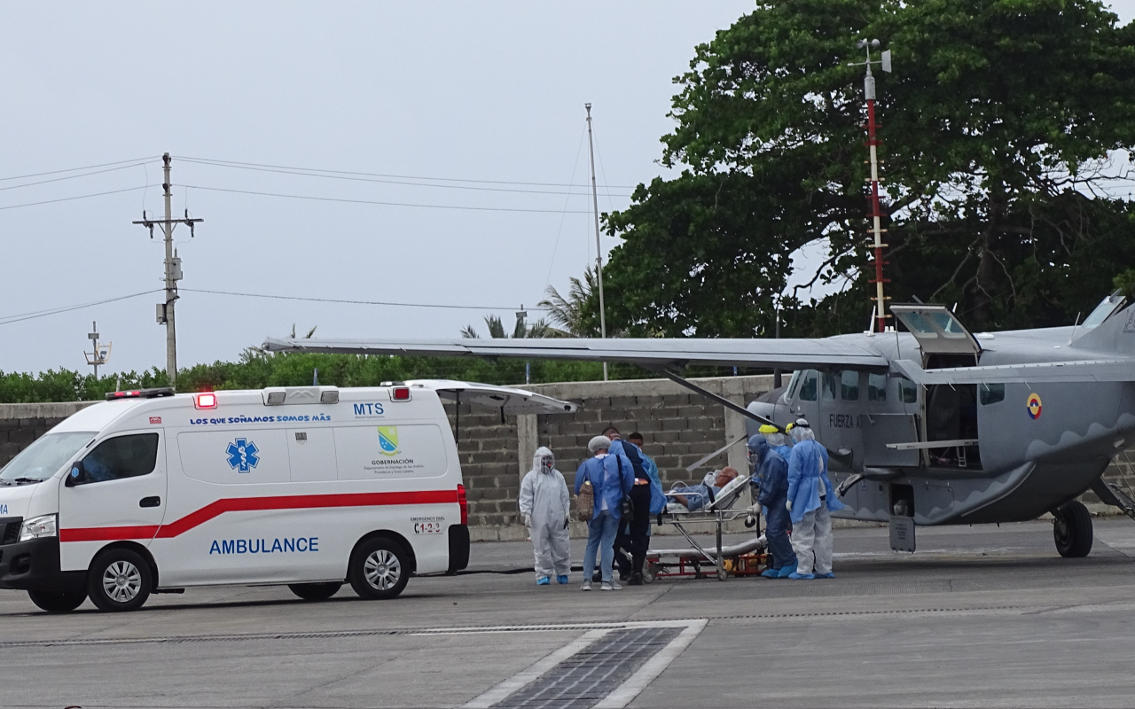 Su Fuerza Aérea Colombiana realiza traslado aeromédico desde Providencia