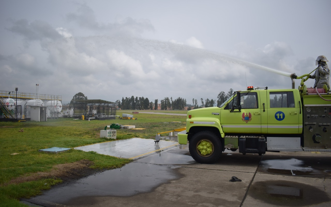 CAMAN realiza simulacro de derrame e incendio en complejo de combustible 